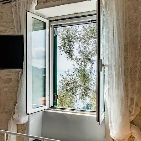 Dom wakacyjny The Greystone Seaview House By Konnect Nisaki (Corfu)